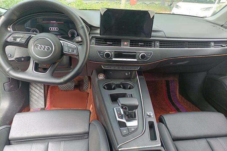 Used Audi A4L 2022 40 TFSI Luxury Dynamic Model Center Console