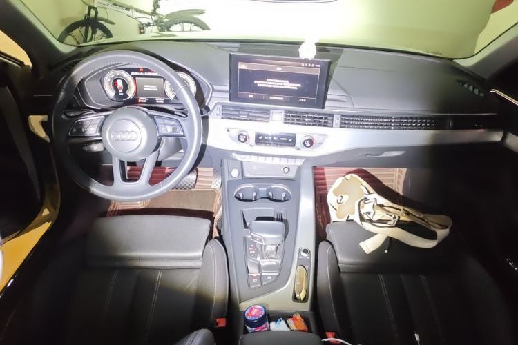 Used Audi A4L 2022 40 TFSI Luxury Dynamic Model Center Console