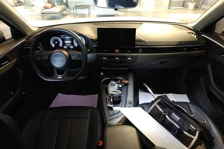 Used Audi A4L 2022 40 TFSI Stylish and Elegant Edition Center Console