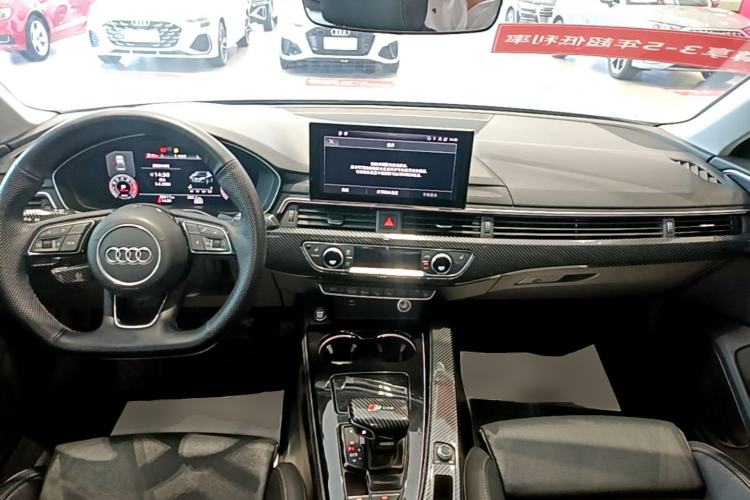 Used Audi A4L 2022 40 TFSI Luxury Dynamic Model Center Console
