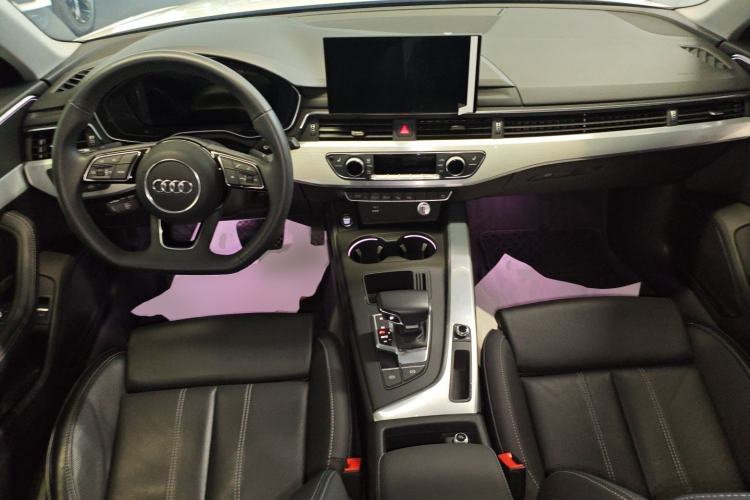 Used Audi A4L 2022 40 TFSI Luxury Dynamic Model Center Console