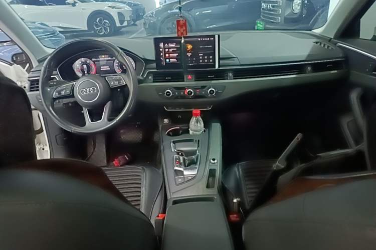 Used Audi A4L 2022 40 TFSI Stylish and Elegant Edition Center Console