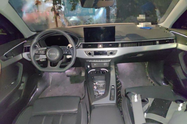 Used Audi A4L 2022 40 TFSI Luxury Dynamic Model Center Console