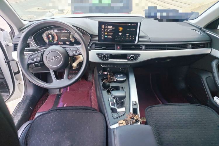 Used Audi A4L 2022 40 TFSI Luxury Dynamic Model Center Console
