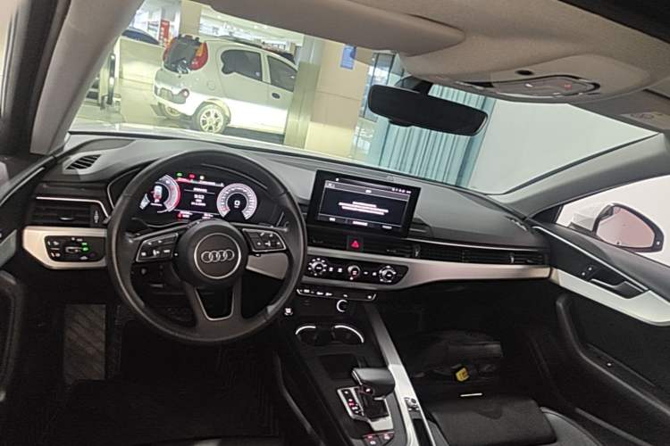 Used Audi A4L 2022 40 TFSI Fashion Dynamic Model Center Console