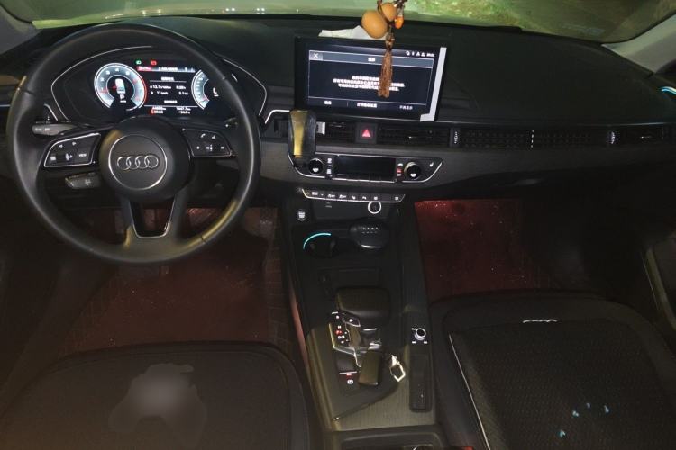 Used Audi A4L 2022 40 TFSI Luxury Prestige Edition Center Console