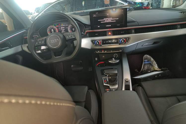 Used Audi A4L 2022 40 TFSI Fashion Dynamic Model Center Console