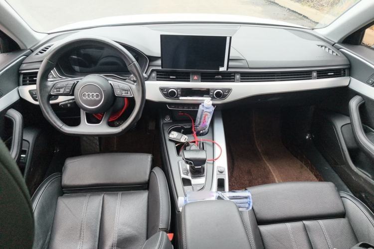 Used Audi A4L 2022 40 TFSI Luxury Dynamic Model Center Console