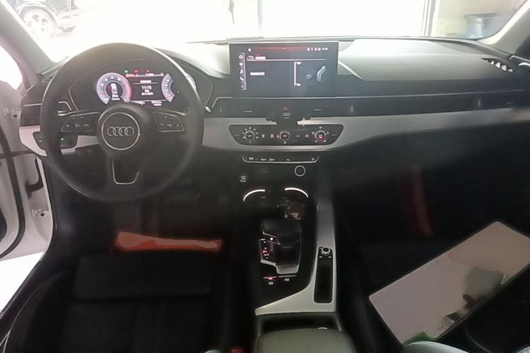 Used Audi A4L 2022 40 TFSI Fashion Dynamic Model Center Console