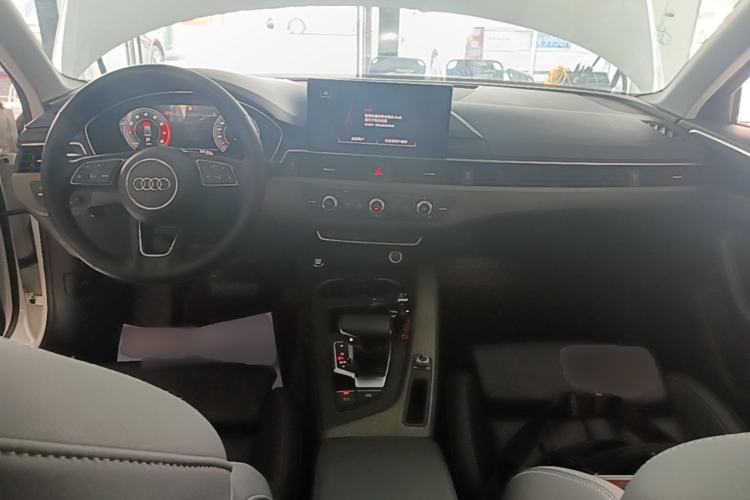 Used Audi A4L 2022 40 TFSI Fashion Dynamic Model Center Console