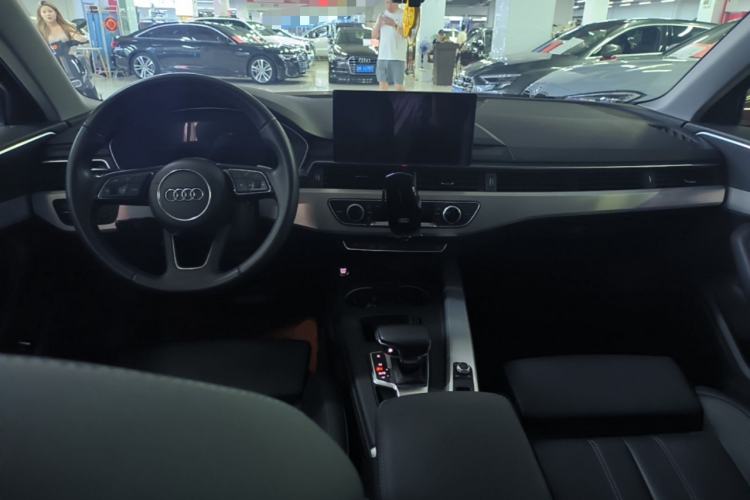 Used Audi A4L 2022 40 TFSI Fashion Dynamic Model Center Console