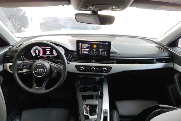Used Audi A4L 2022 40 TFSI Fashion Dynamic Model Center Console