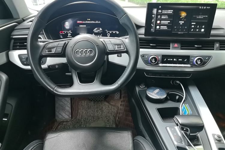 Used Audi A4L 2022 40 TFSI Luxury Dynamic Model Center Console