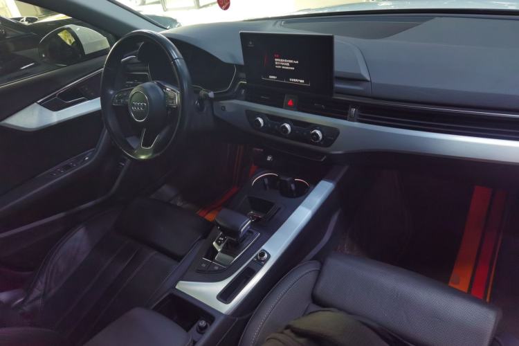 Used Audi A4L 2022 40 TFSI Fashion Dynamic Model Center Console