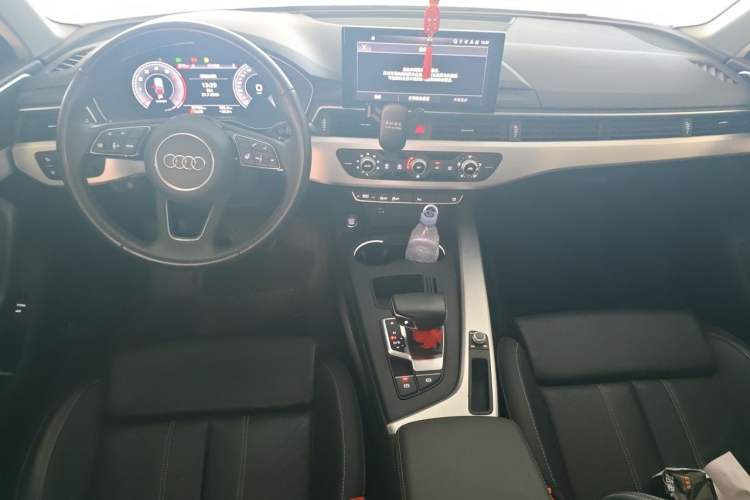 Used Audi A4L 2022 40 TFSI Fashion Dynamic Model Center Console