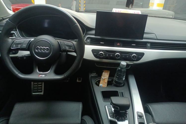 Used Audi A4L 2022 40 TFSI Fashion Dynamic Model Center Console