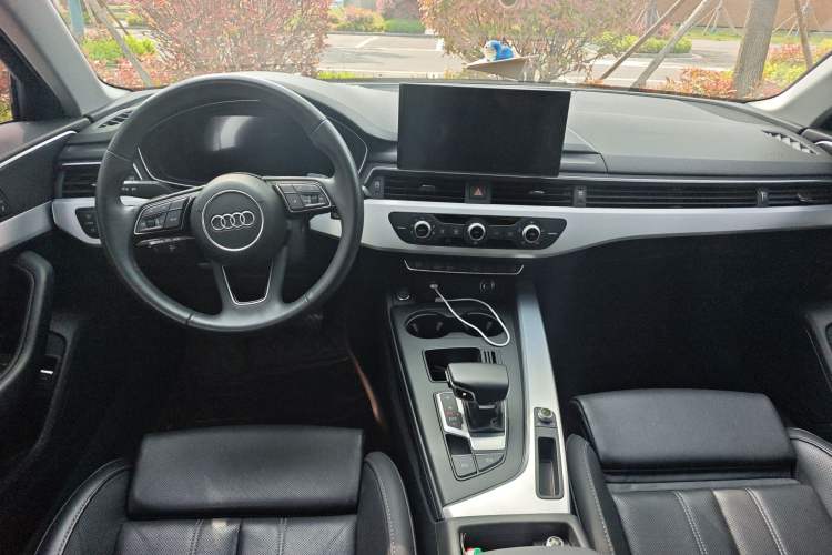 Used Audi A4L 2022 40 TFSI Fashion Dynamic Model Center Console