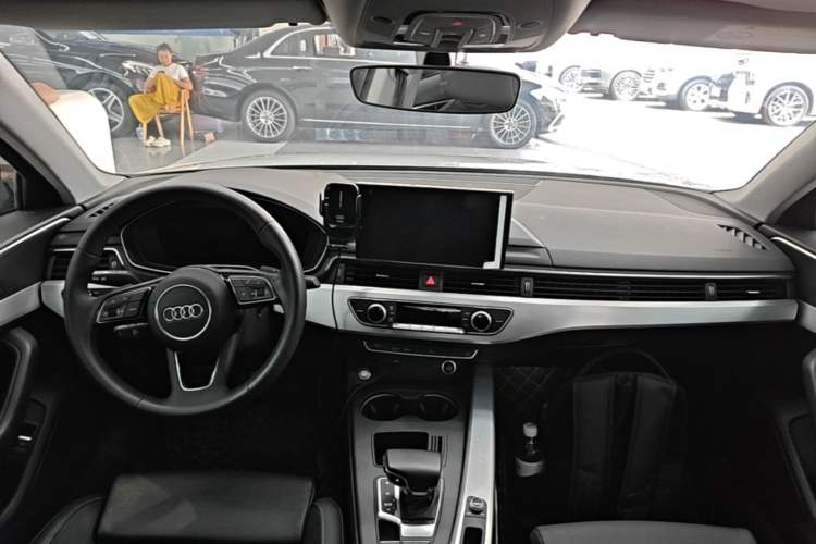Used Audi A4L 2022 40 TFSI Fashion Dynamic Model Center Console