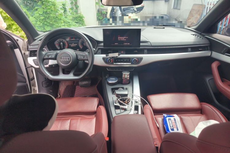 Used Audi A4L 2022 40 TFSI Luxury Dynamic Model Center Console