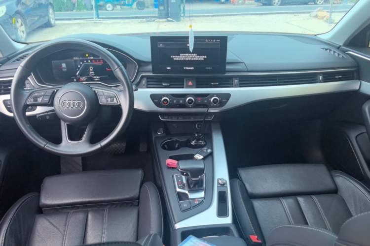 Used Audi A4L 2022 40 TFSI Fashion Dynamic Model Center Console