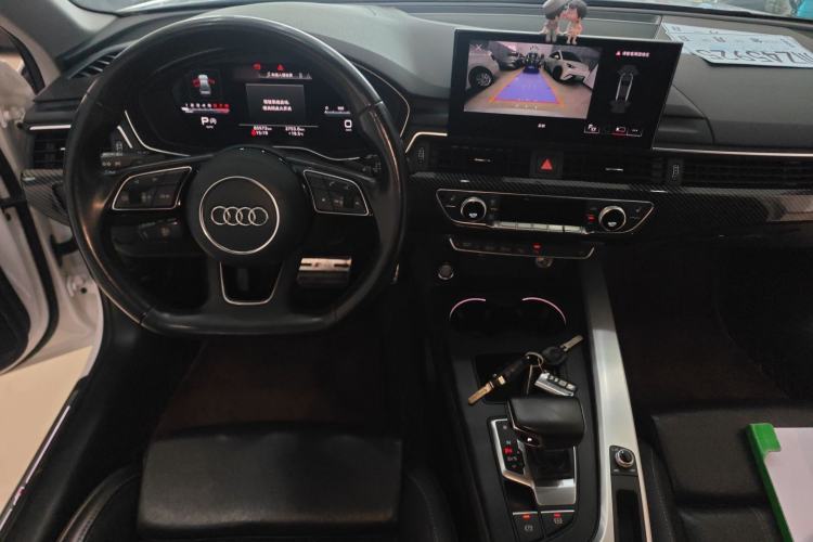 Used Audi A4L 2022 40 TFSI Luxury Dynamic Model Center Console