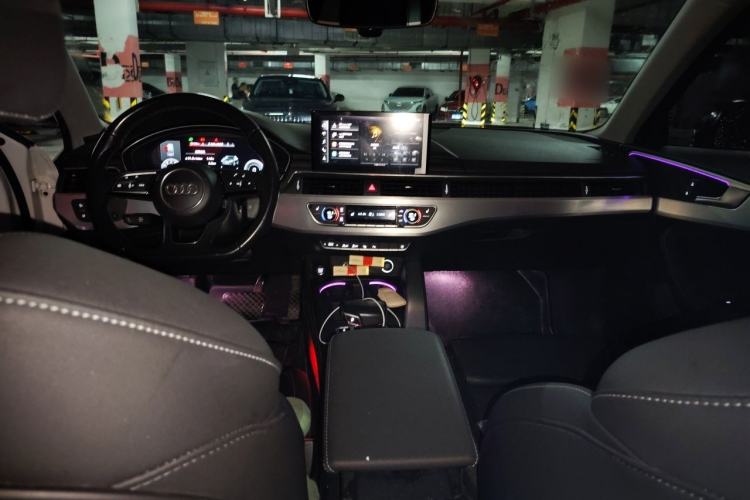 Used Audi A4L 2022 40 TFSI Luxury Dynamic Model Center Console