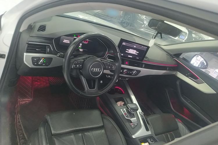Used Audi A4L 2022 40 TFSI Fashion Dynamic Model Center Console