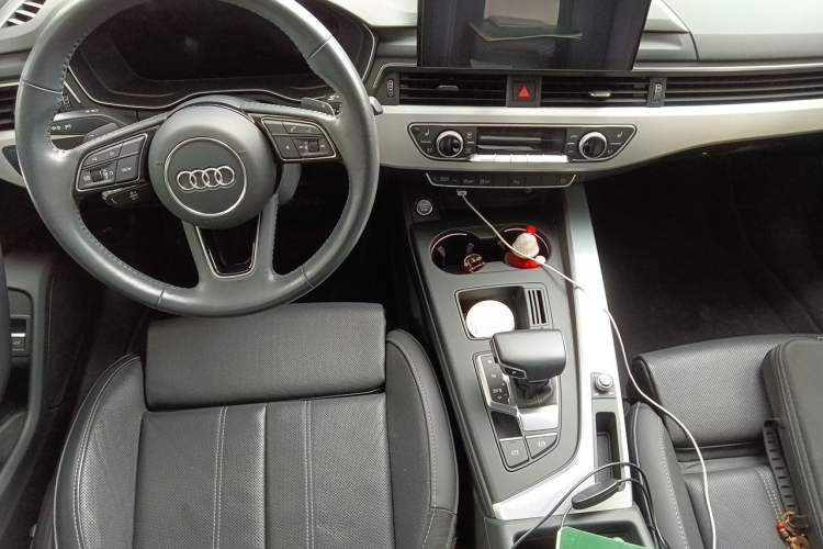 Used Audi A4L 2022 40 TFSI Luxury Dynamic Model Center Console