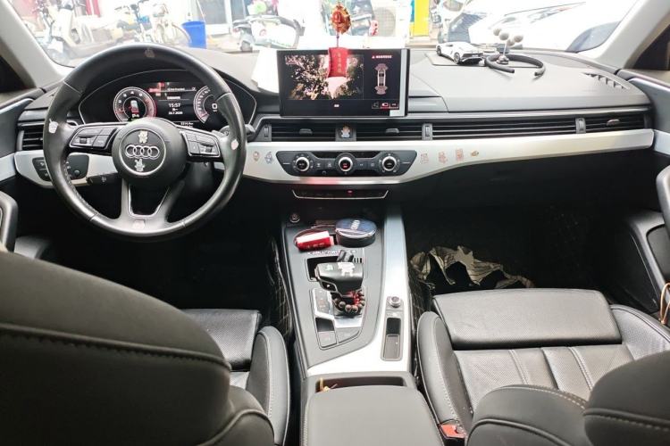 Used Audi A4L 2022 40 TFSI Fashion Dynamic Model Center Console