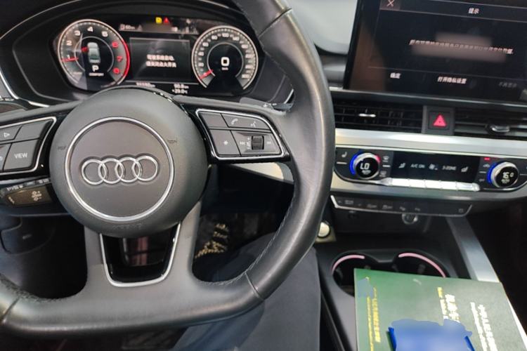 Used Audi A4L 2022 40 TFSI Luxury Dynamic Model Center Console