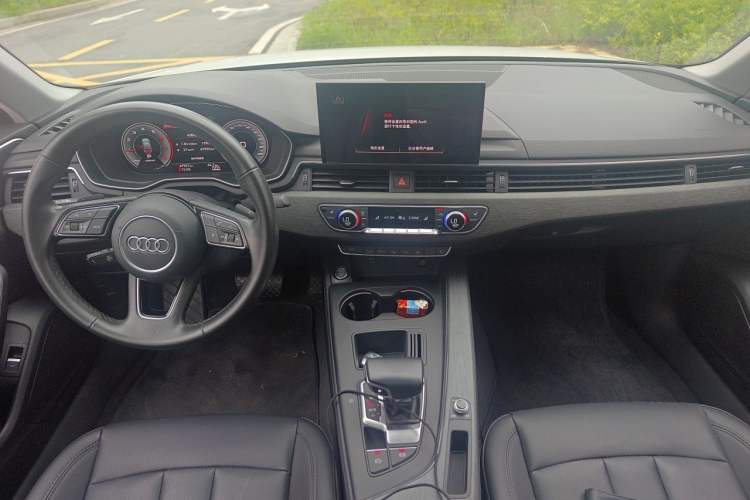 Used Audi A4L 2022 40 TFSI Luxury Prestige Edition Center Console