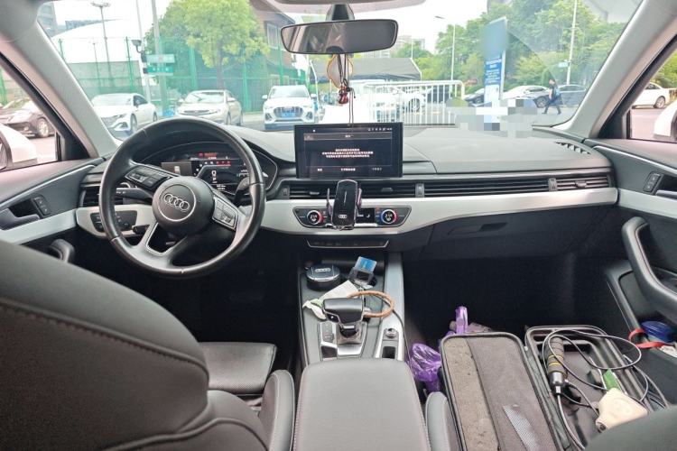 Used Audi A4L 2022 40 TFSI Fashion Dynamic Model Center Console