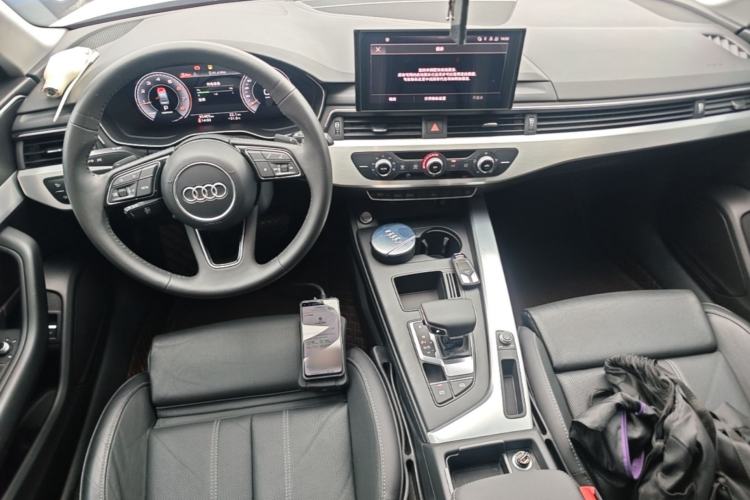 Used Audi A4L 2022 40 TFSI Fashion Dynamic Model Center Console