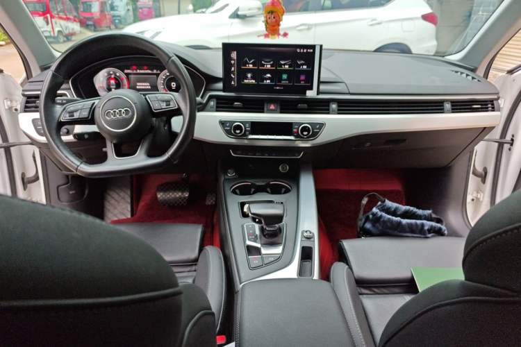 Used Audi A4L 2022 40 TFSI Luxury Dynamic Model Center Console