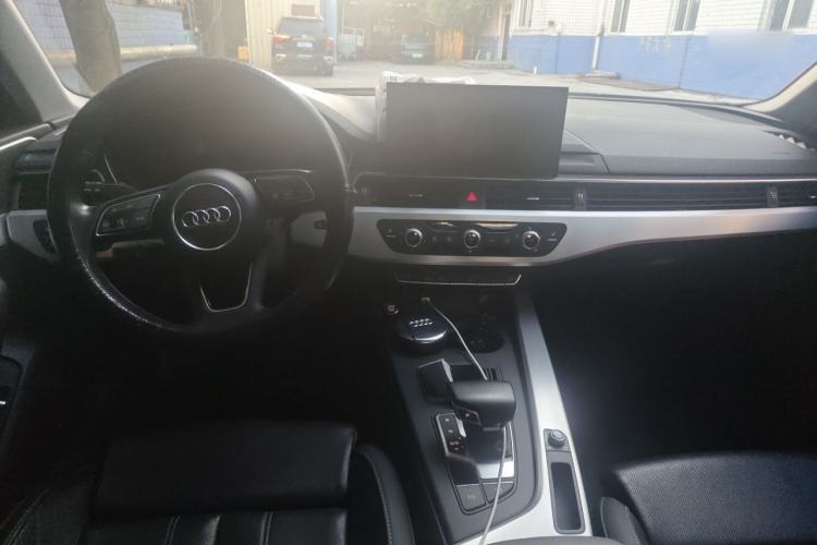 Used Audi A4L 2022 40 TFSI Fashion Dynamic Model Center Console