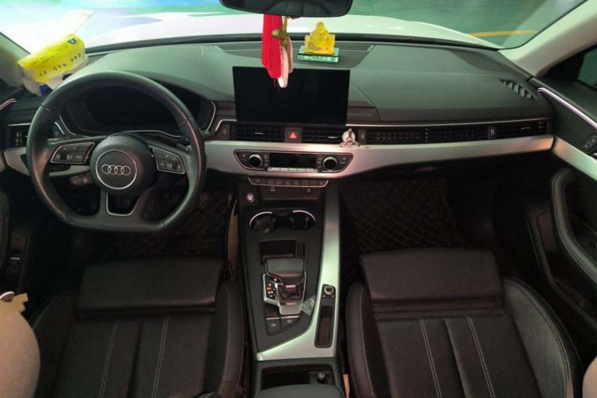 Used Audi A4L 2022 40 TFSI Luxury Dynamic Model Center Console