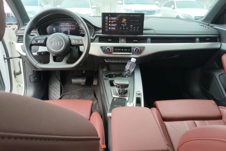 Used Audi A4L 2022 40 TFSI Luxury Dynamic Model Center Console