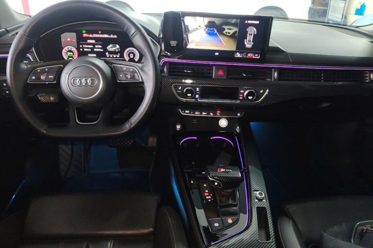 Used Audi A4L 2022 40 TFSI Luxury Dynamic Model Center Console