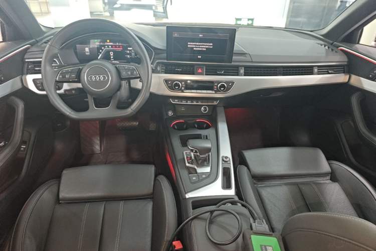 Used Audi A4L 2022 40 TFSI Luxury Dynamic Model Center Console