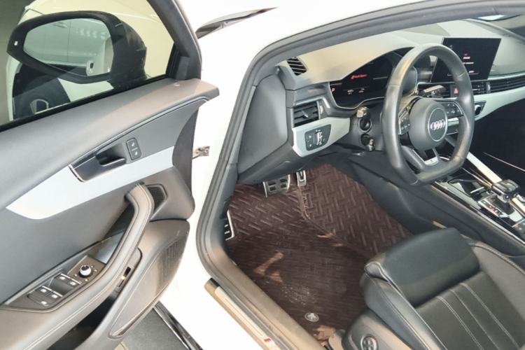 Used Audi A4L 2022 40 TFSI Luxury Dynamic Model Driver Seat