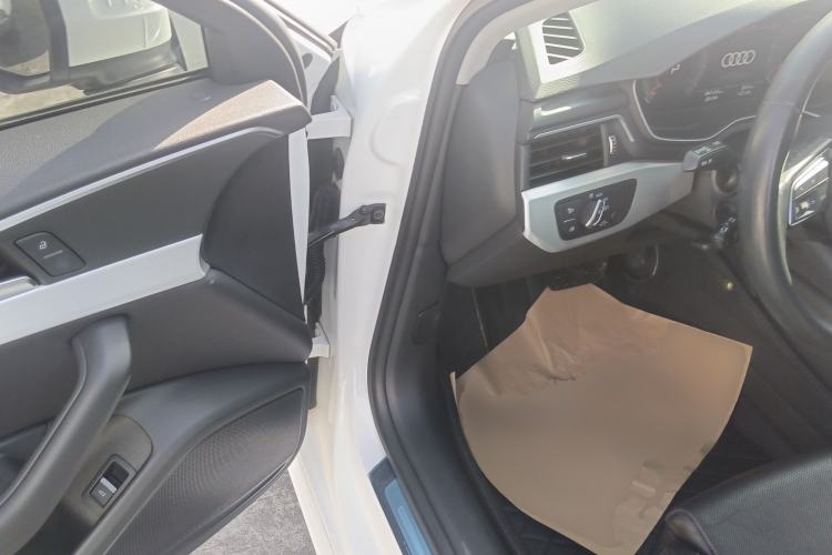 Used Audi A4L 2022 40 TFSI Fashion Dynamic Model Driver Seat