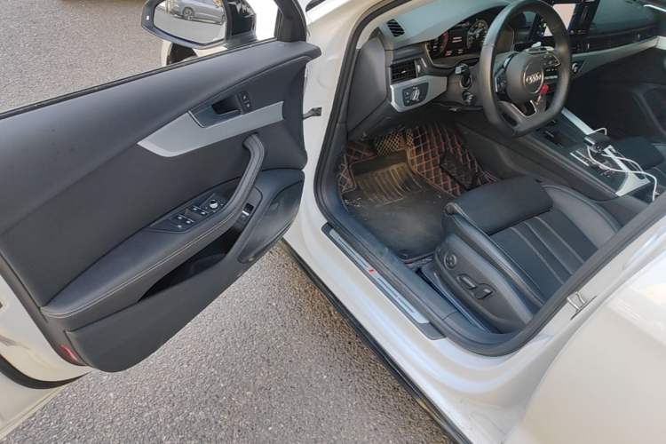 Used Audi A4L 2022 40 TFSI Luxury Dynamic Model Driver Seat
