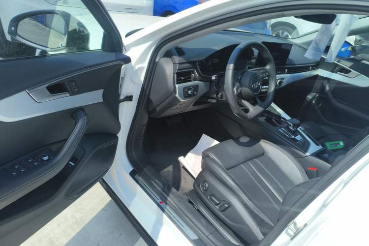 Used Audi A4L 2022 40 TFSI Luxury Dynamic Model Driver Seat
