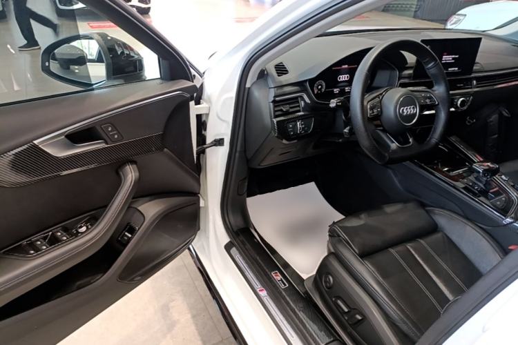 Used Audi A4L 2022 40 TFSI Luxury Dynamic Model Driver Seat