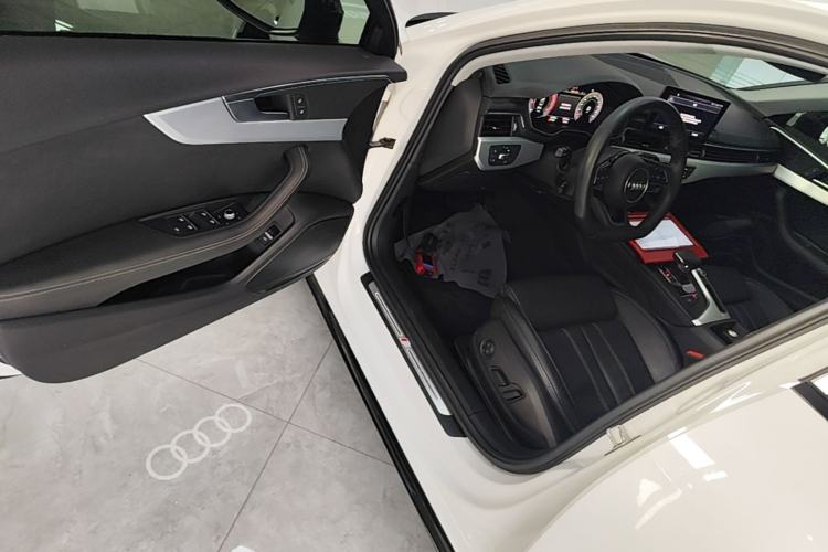 Used Audi A4L 2022 40 TFSI Fashion Dynamic Model Driver Seat