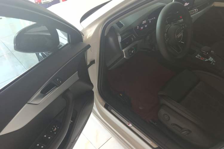 Used Audi A4L 2022 40 TFSI Fashion Dynamic Model Driver Seat