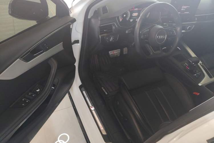 Used Audi A4L 2022 40 TFSI Luxury Dynamic Model Driver Seat