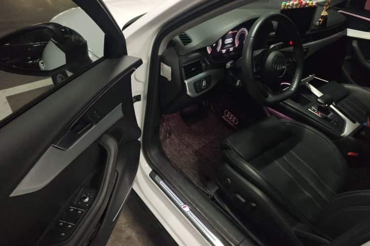 Used Audi A4L 2022 40 TFSI Luxury Dynamic Model Driver Seat