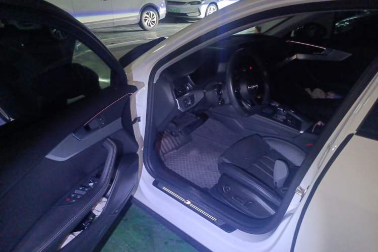 Used Audi A4L 2022 40 TFSI Luxury Dynamic Model Driver Seat