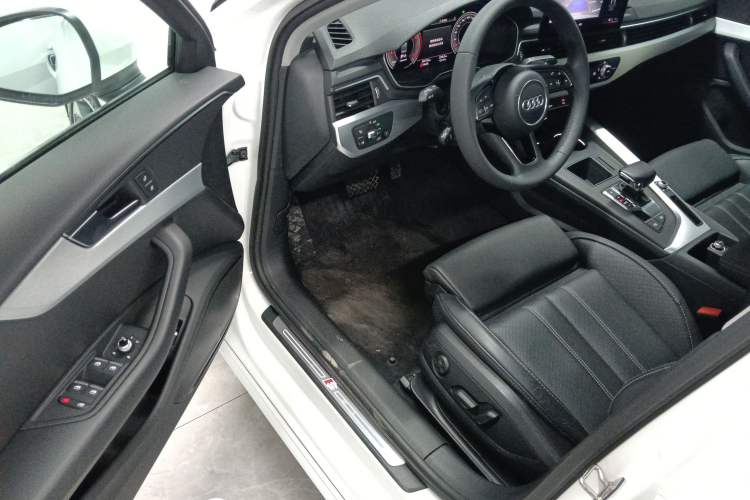 Used Audi A4L 2022 40 TFSI Fashion Dynamic Model Driver Seat